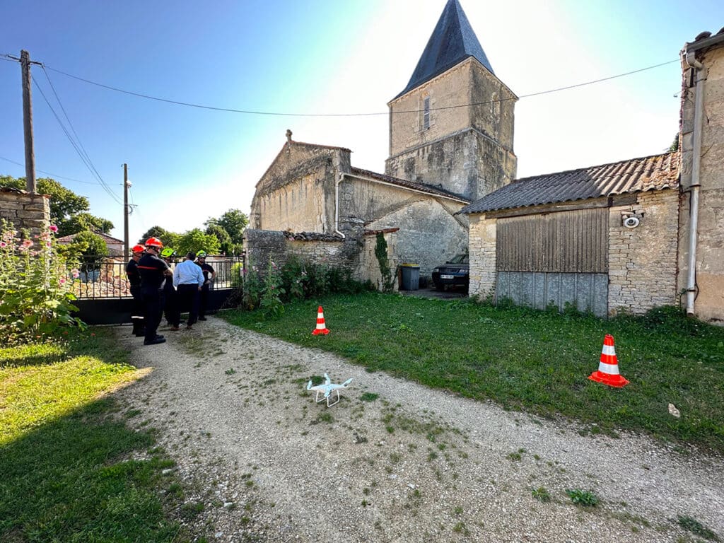 FLYING-REPORT à réalisé une cartographie détaillée en 3D de différents bâtiments (dont l’église St Gérald), permettant ainsi d'évaluer les dommages et de faciliter le travail d'expertise.